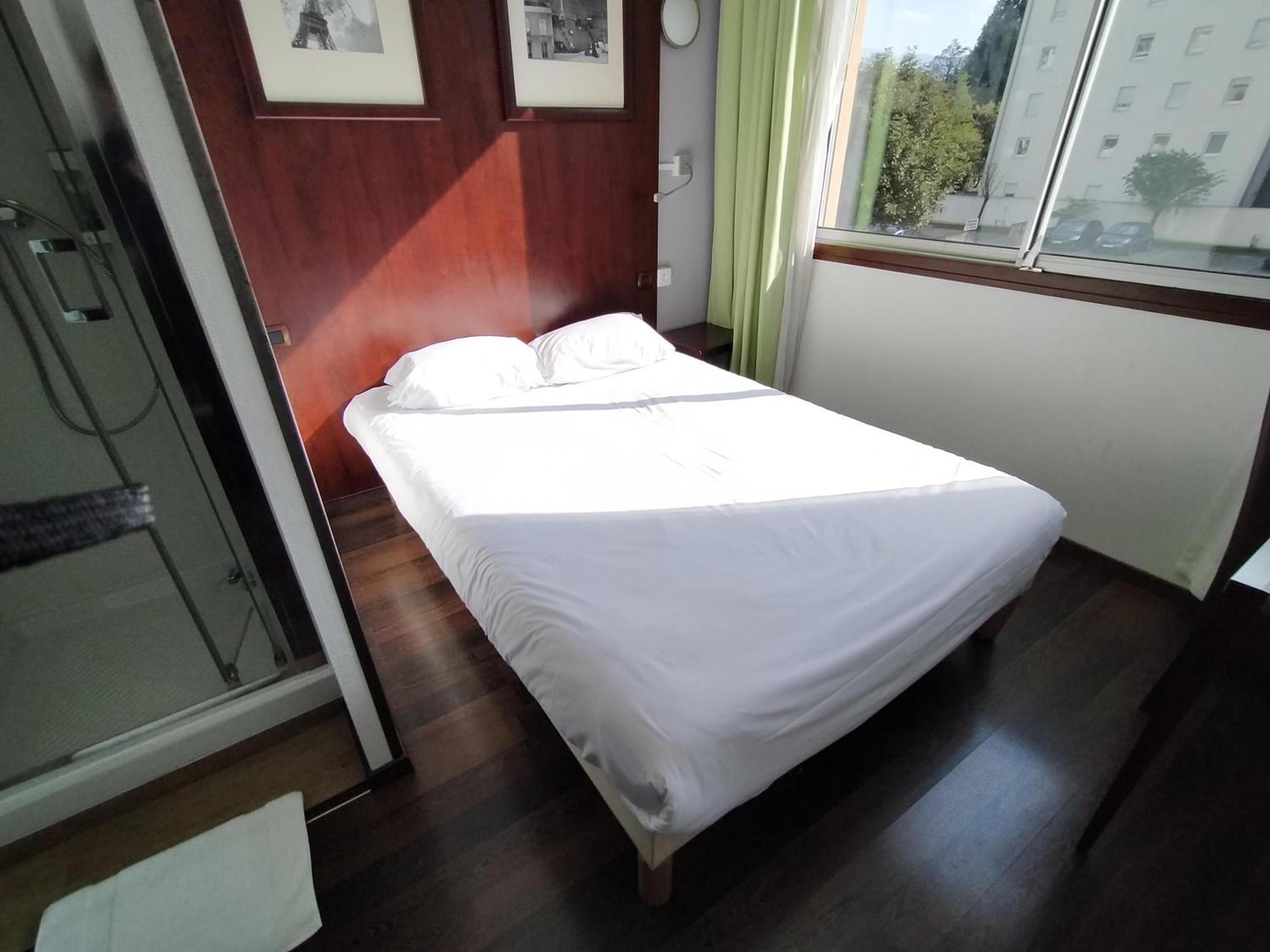 Du Centre Hotel 3*